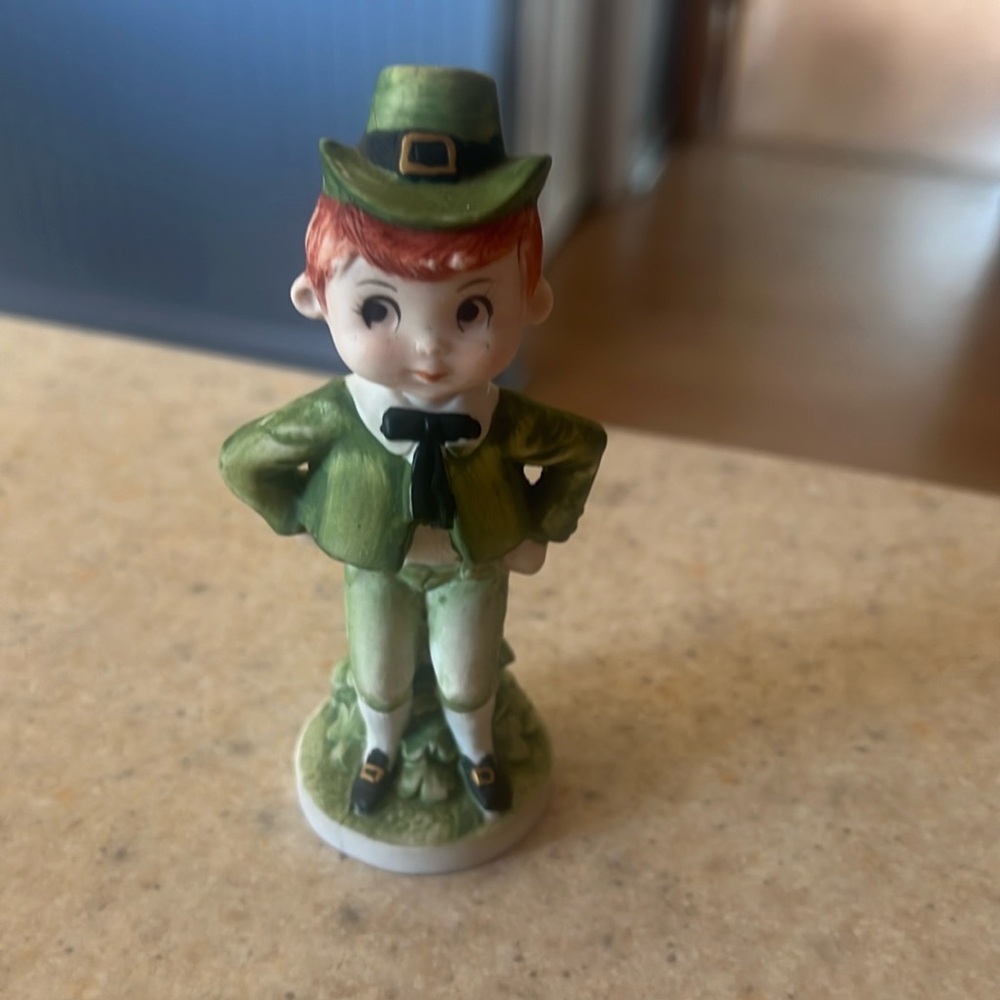 Lefton Irish lad in a green suit and black tie